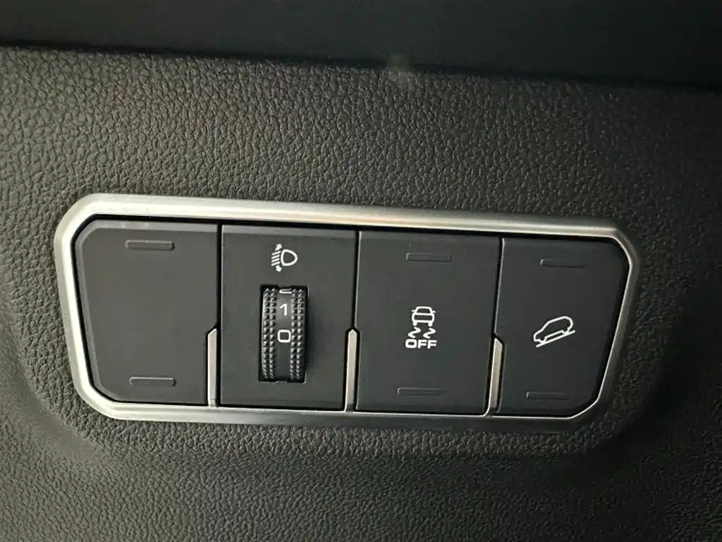 Haval M6 2022 — фото 13