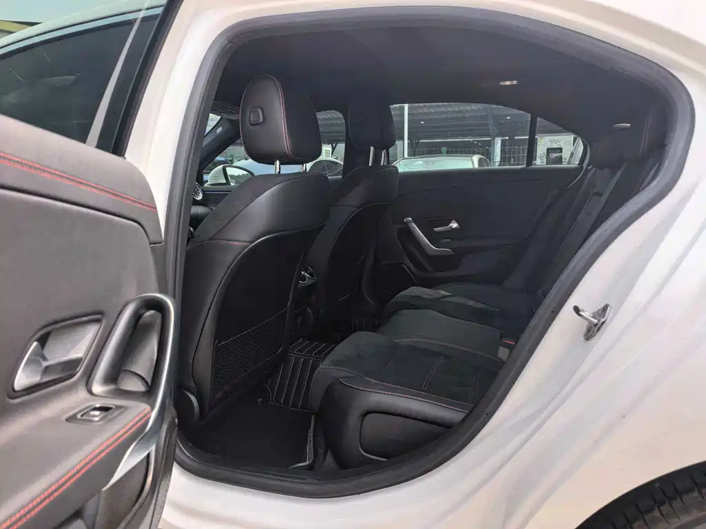 Mercedes-Benz A-Class 2023 — фото 11