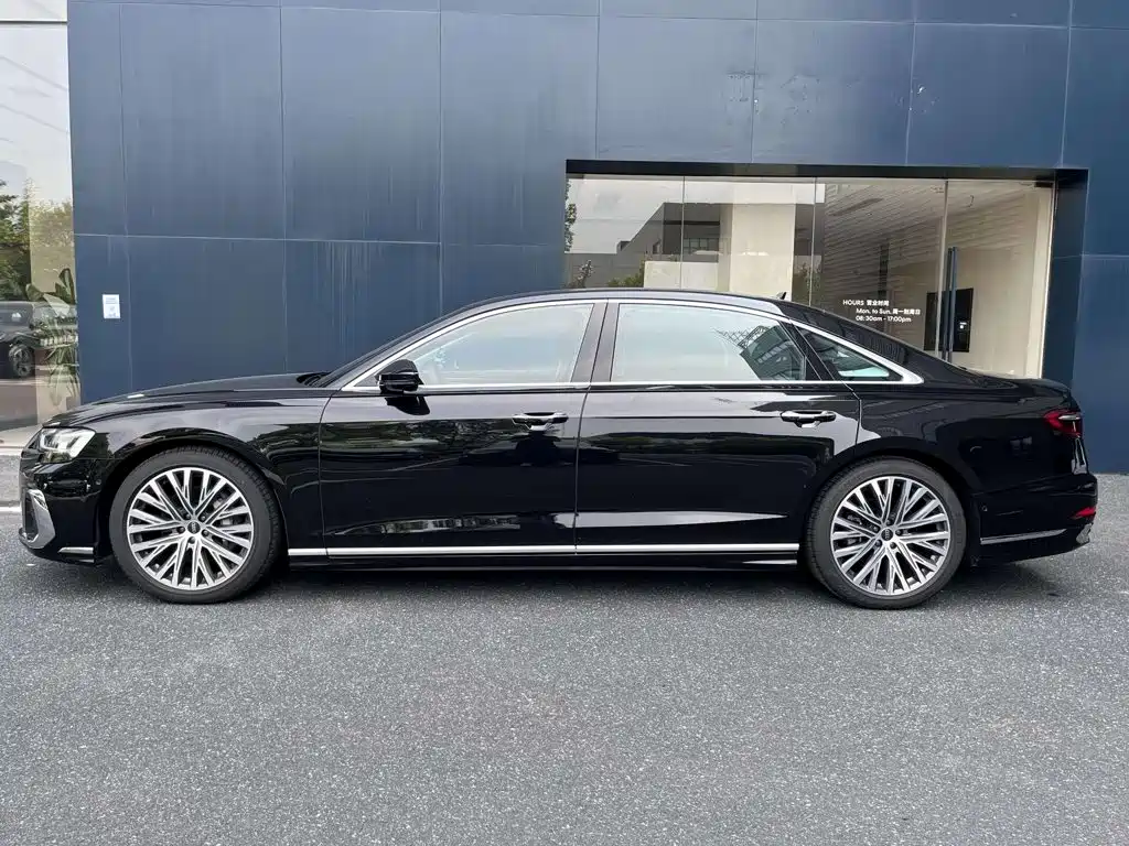 Audi A8 2025
