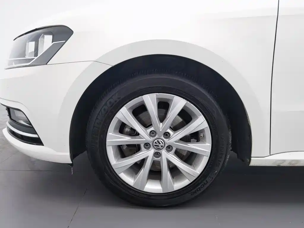 Volkswagen Lavida 2017 — фото 17