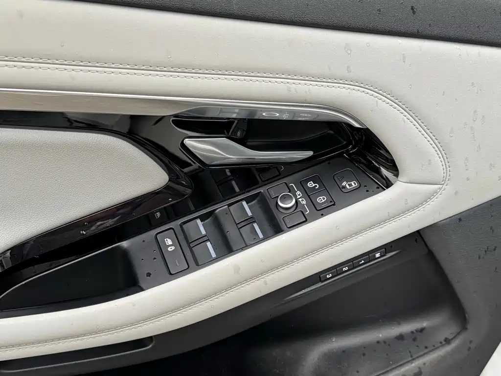 Land Rover Evoque 2020 — фото 16