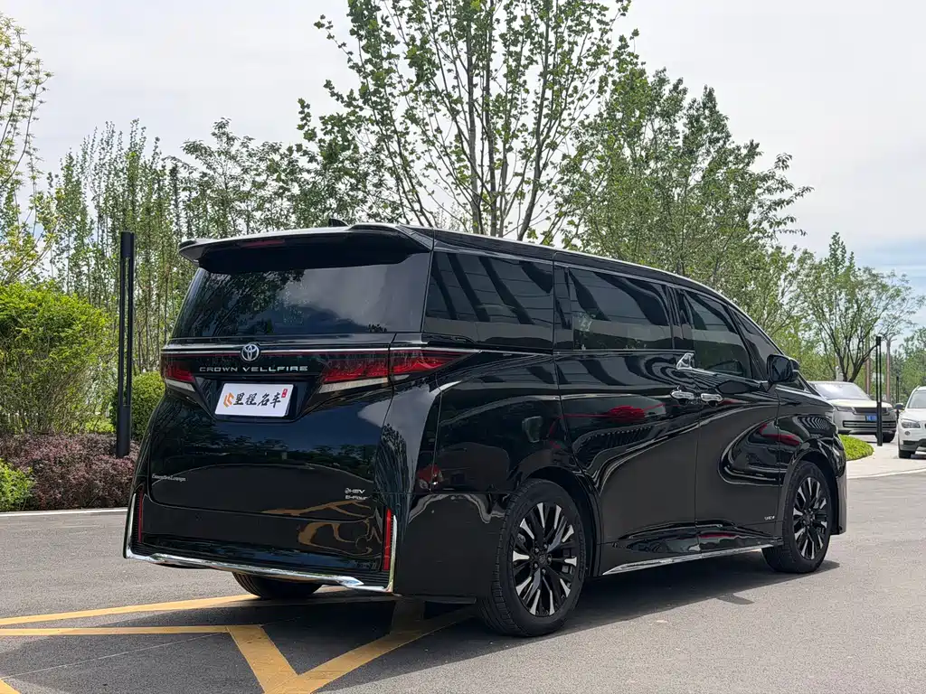 Toyota Vellfire 2025 — фото 5