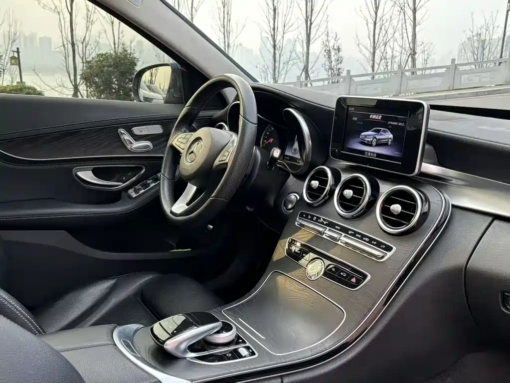 Mercedes-Benz C-Class 2018 — фото 13