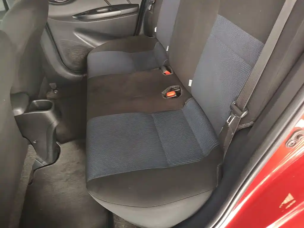 Toyota Yaris L 2019 — фото 17