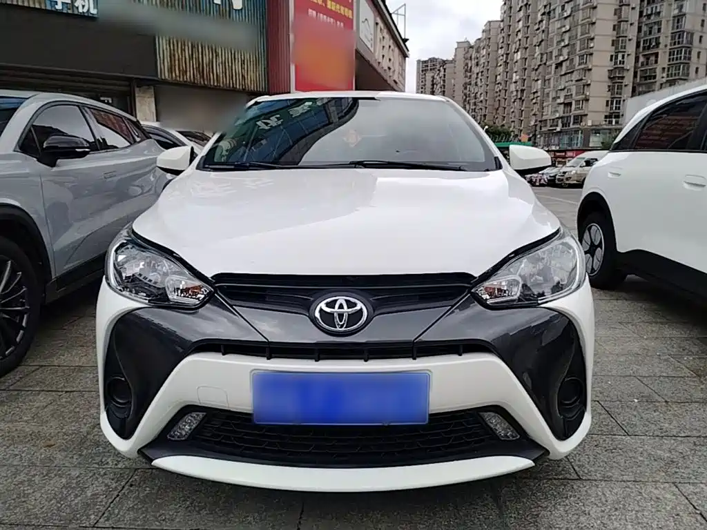 Toyota Yaris L 2021