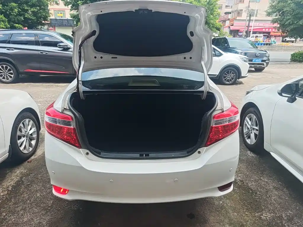 Toyota Vios 2015 — фото 19