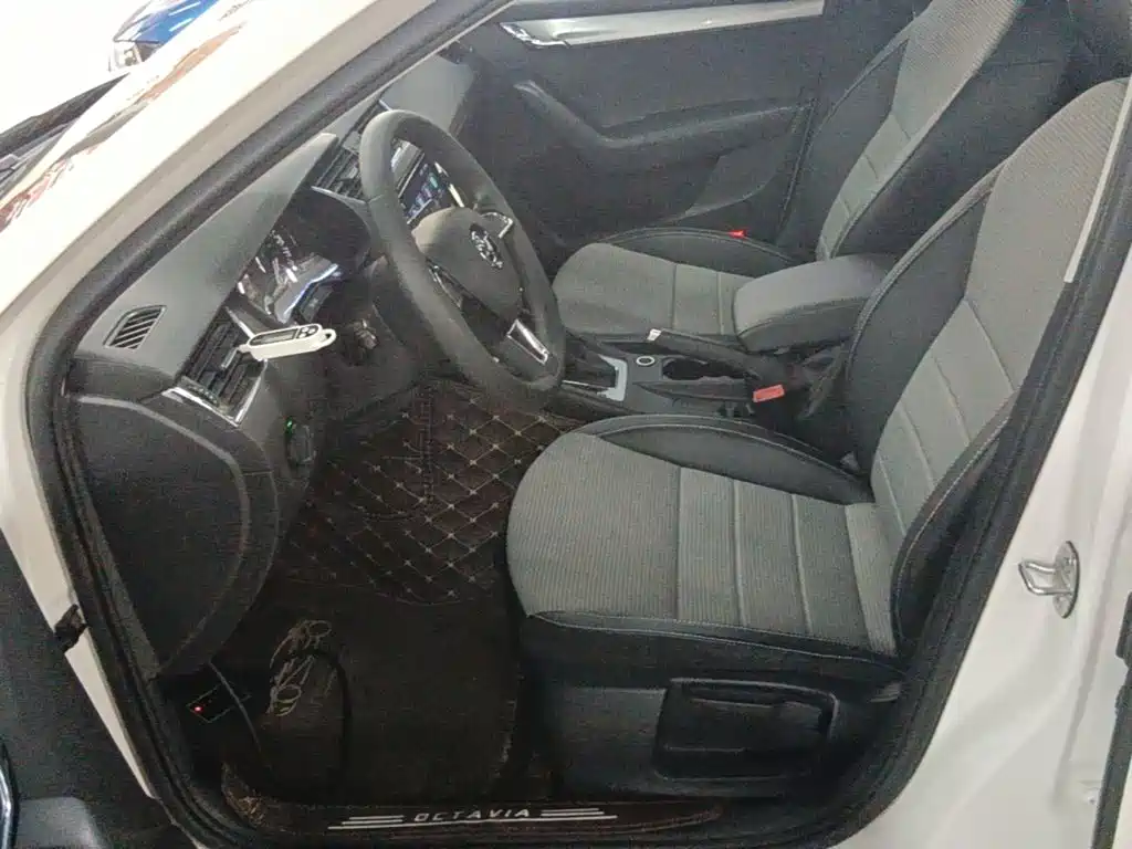 Skoda Octavia 2016 — фото 15