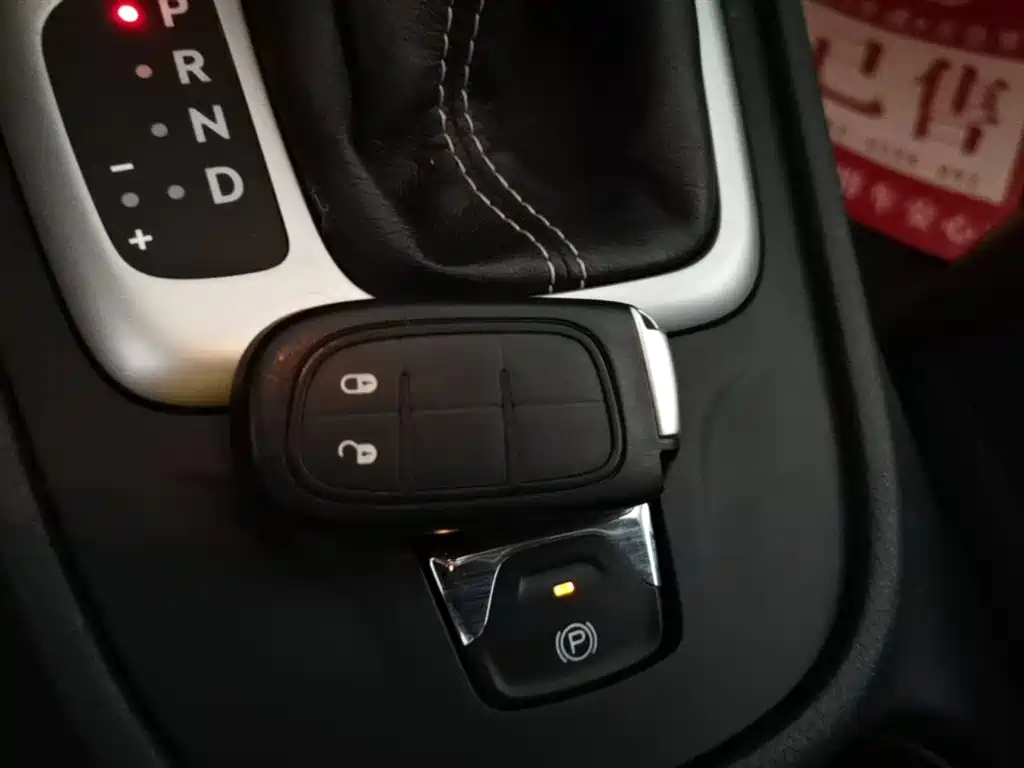 Jeep Cherokee 2017 — фото 9