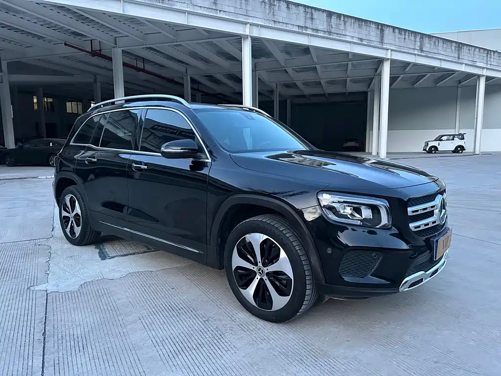 Mercedes-Benz GLB 2023