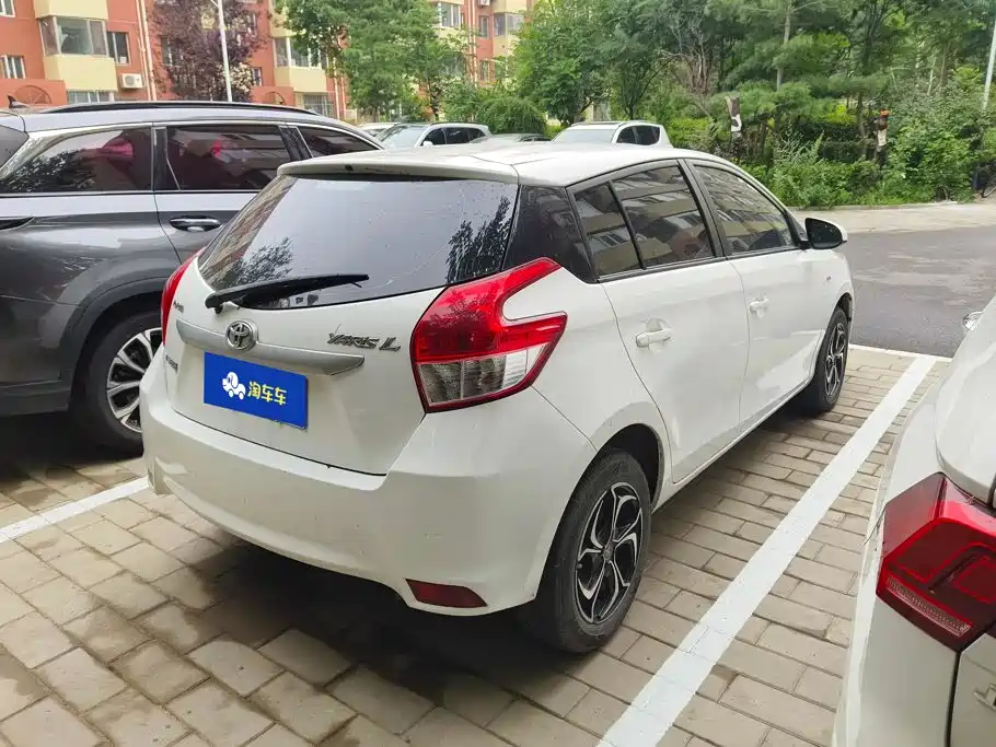 Toyota Yaris L 2015