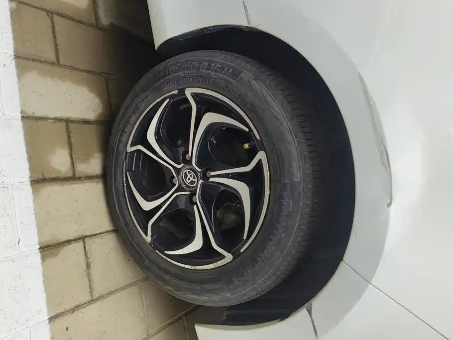 Toyota Yaris L 2015