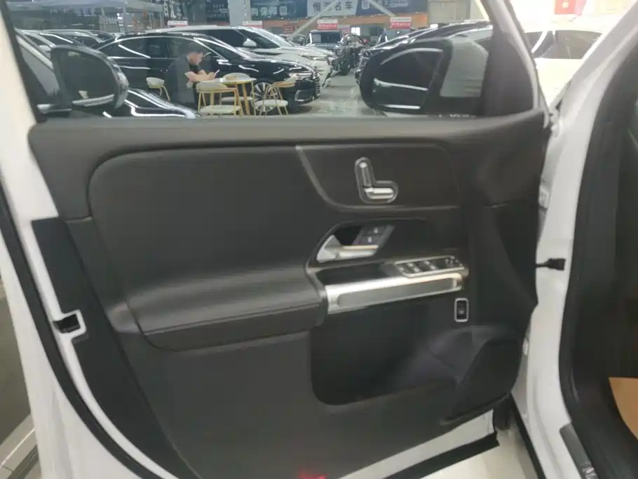 Mercedes-Benz GLB 2021