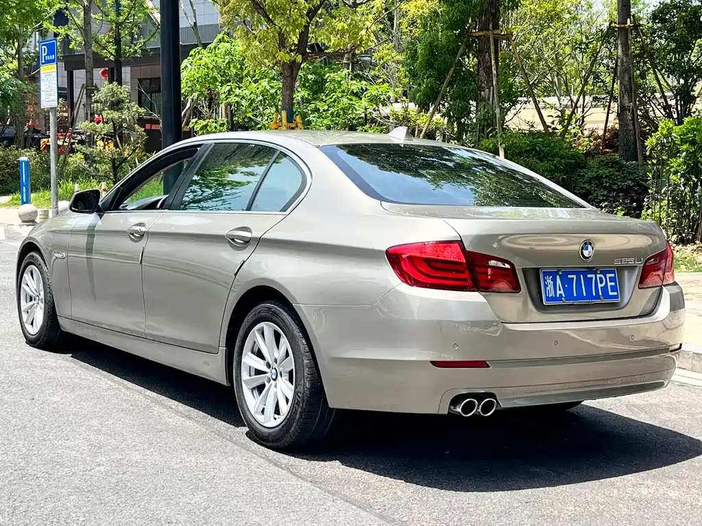 BMW 5 Series 2011 — фото 7