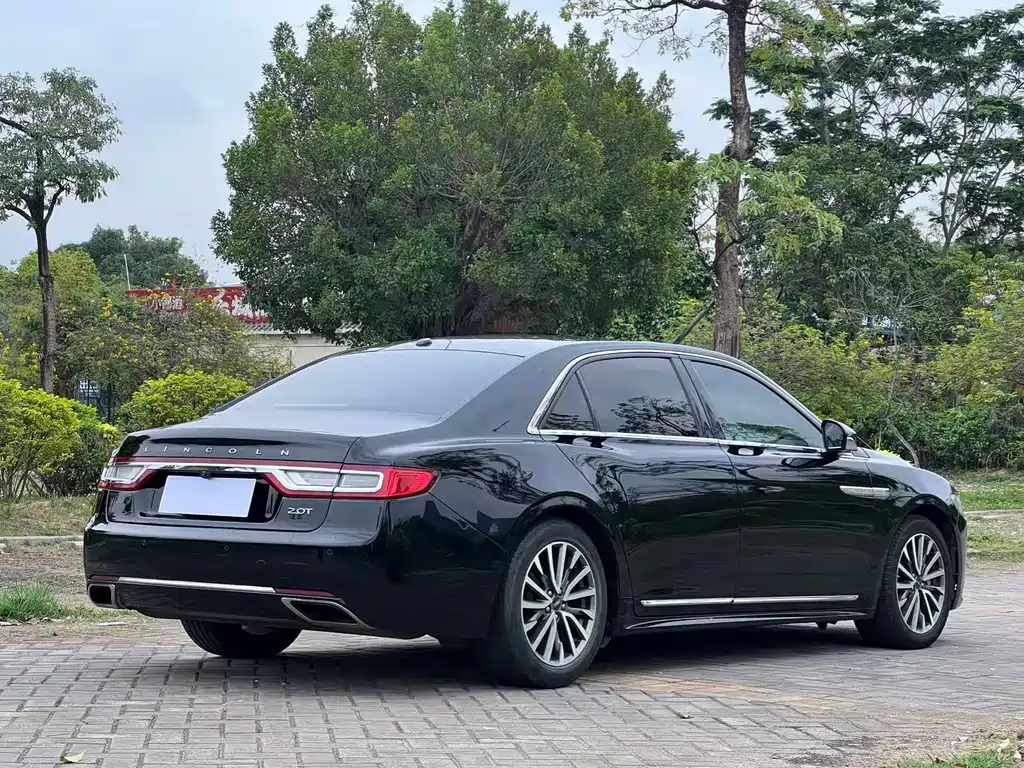 Lincoln Continental 2018 — фото 12
