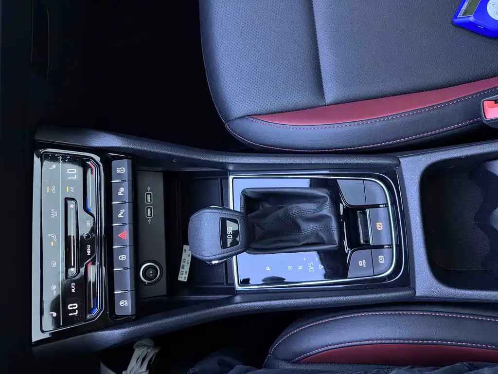 Skoda Karoq 2023 — фото 20