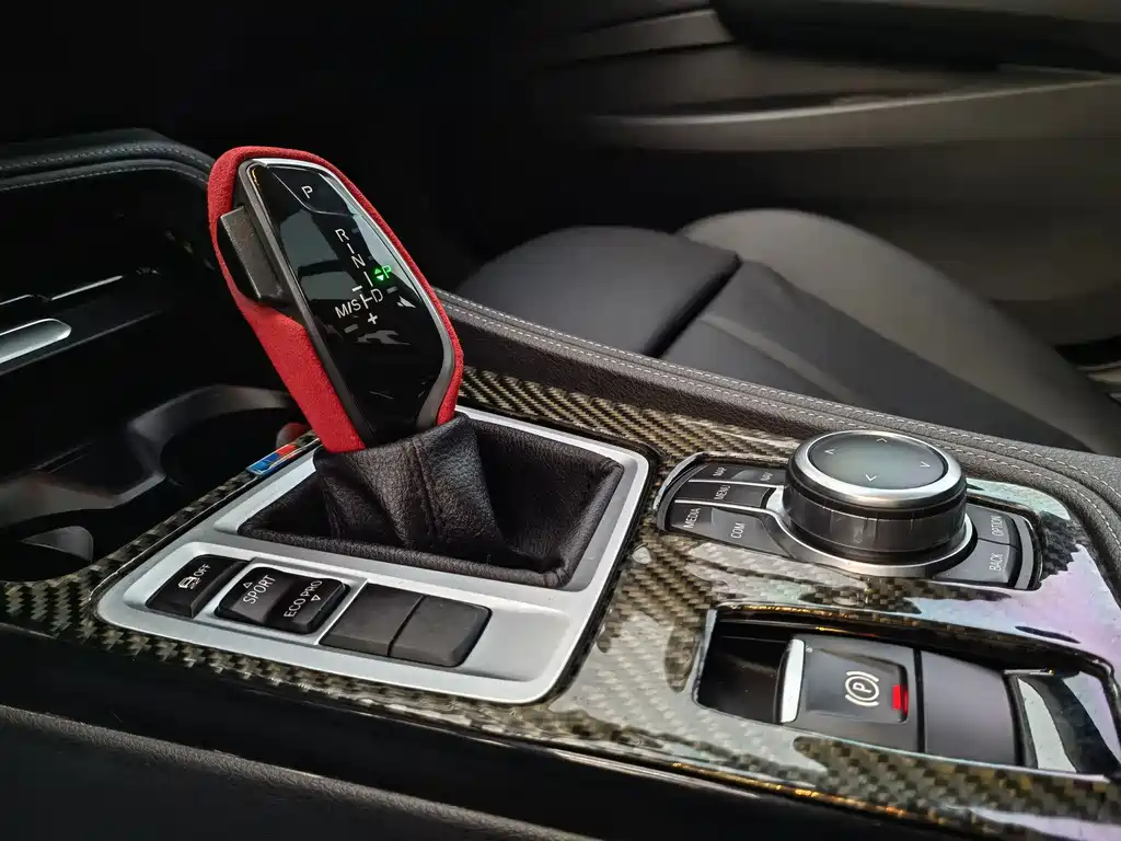 BMW 1 Series 2019 — фото 12