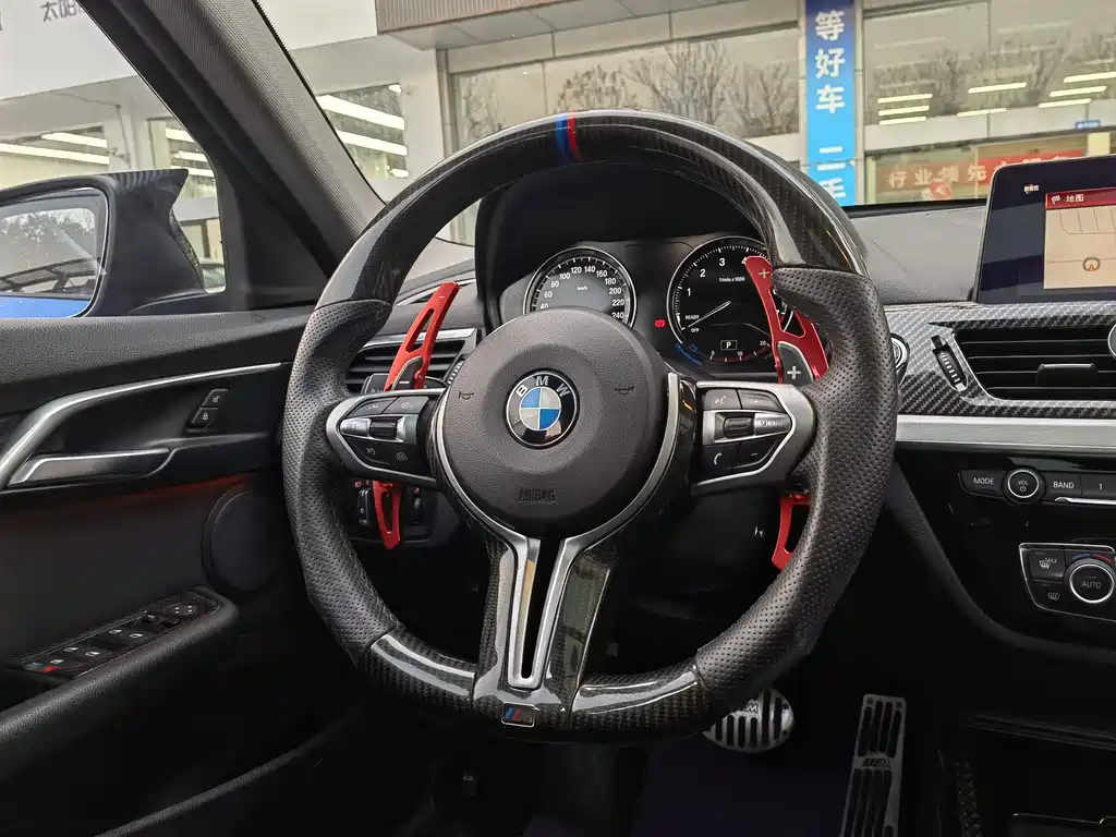 BMW 1 Series 2019 — фото 16