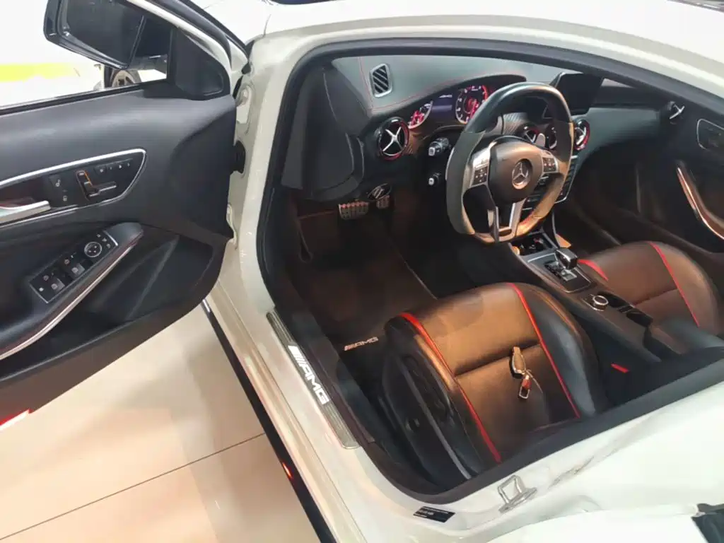 Mercedes-Benz A-Class AMG 2015 — фото 16