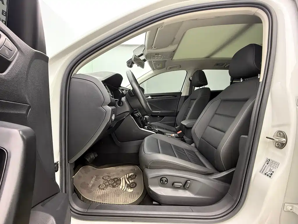 Volkswagen T-Roc 2022 — фото 15