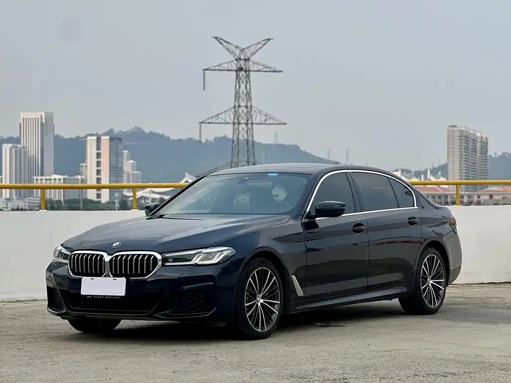 BMW 5 Series 2021 — фото 1