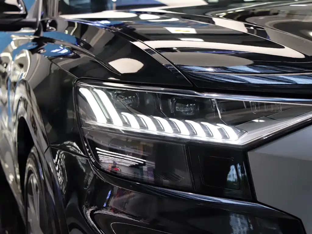 Audi Q8 2022 — фото 40