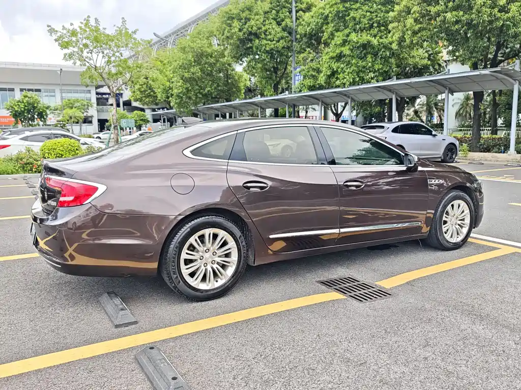 Buick LaCrosse 2018 — фото 25