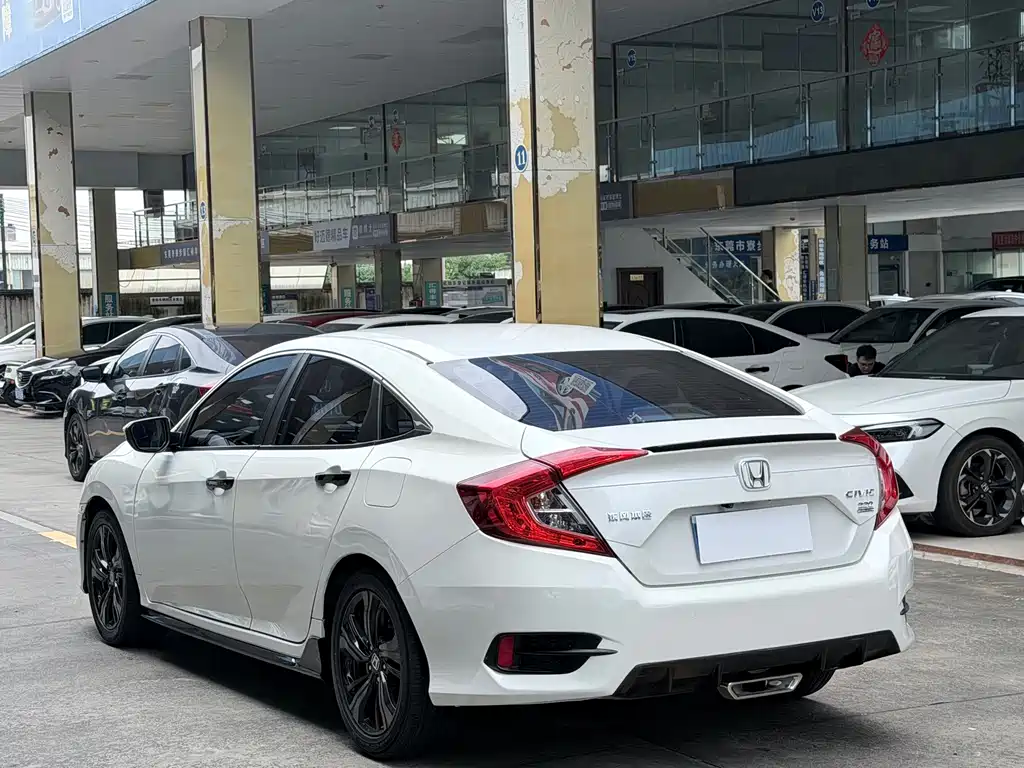 Honda Civic 2019 — фото 13