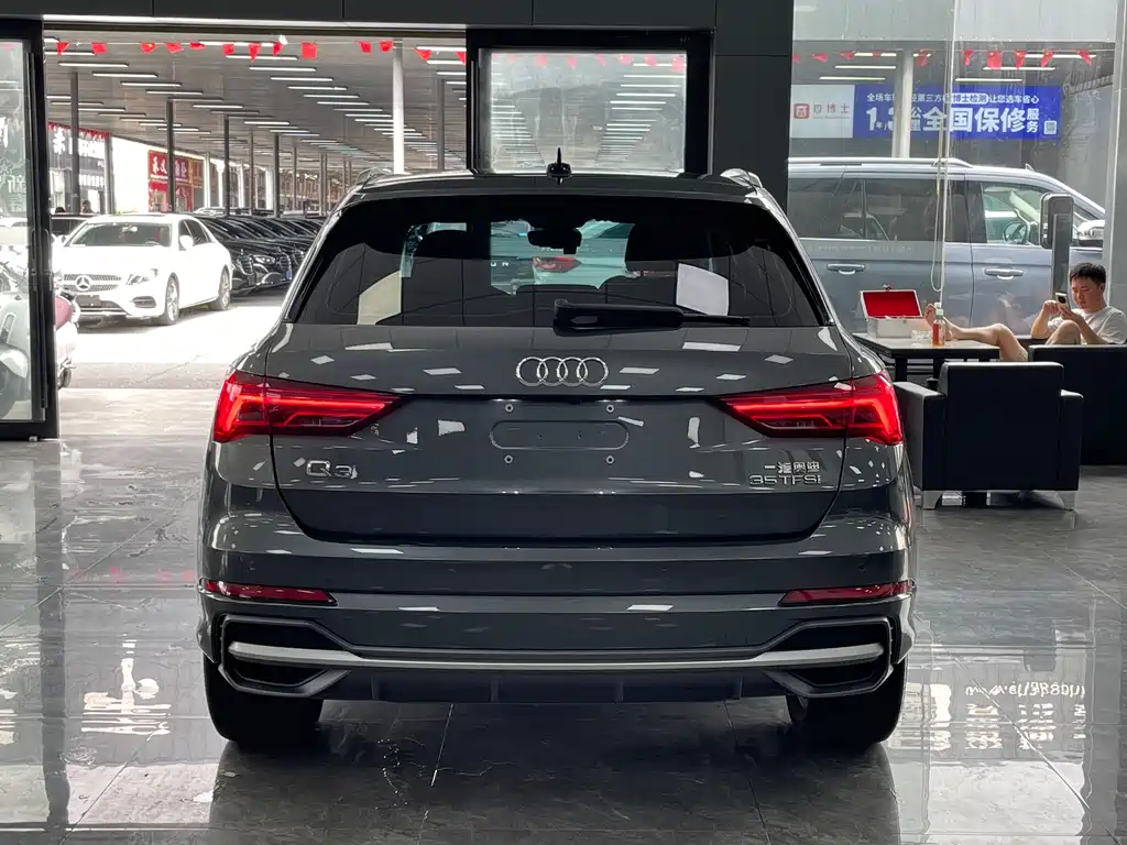 Audi Q3 2023 — фото 16