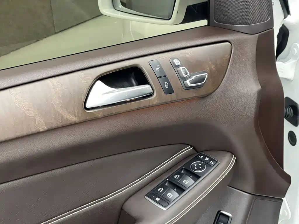 Mercedes-Benz GLE 2018 — фото 23