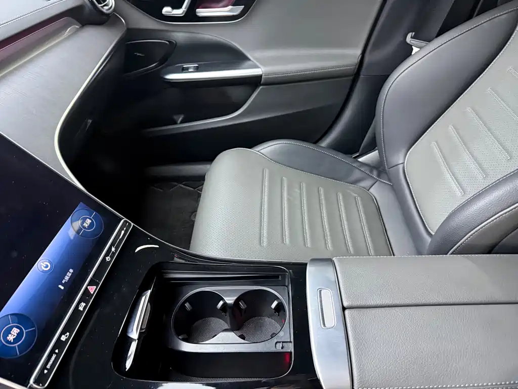 Mercedes-Benz C-Class 2023 — фото 9