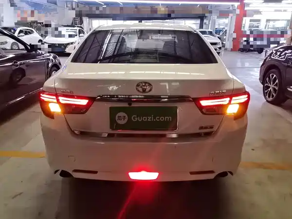 Toyota Reiz 2015