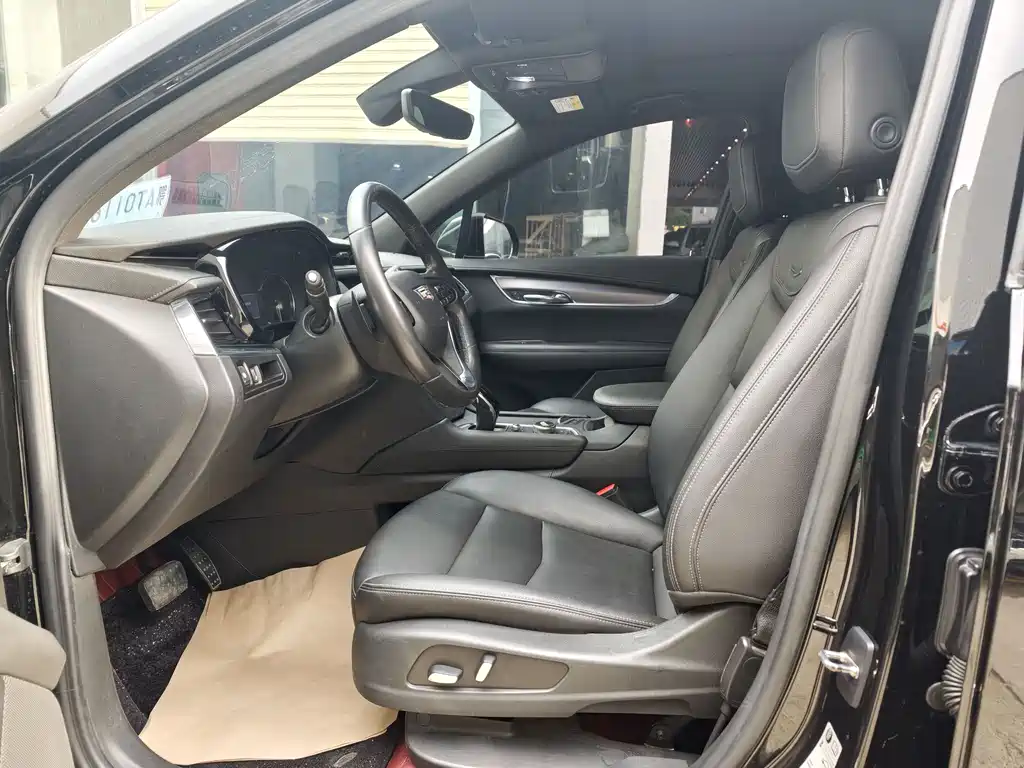 Cadillac XT6 2020 — фото 11