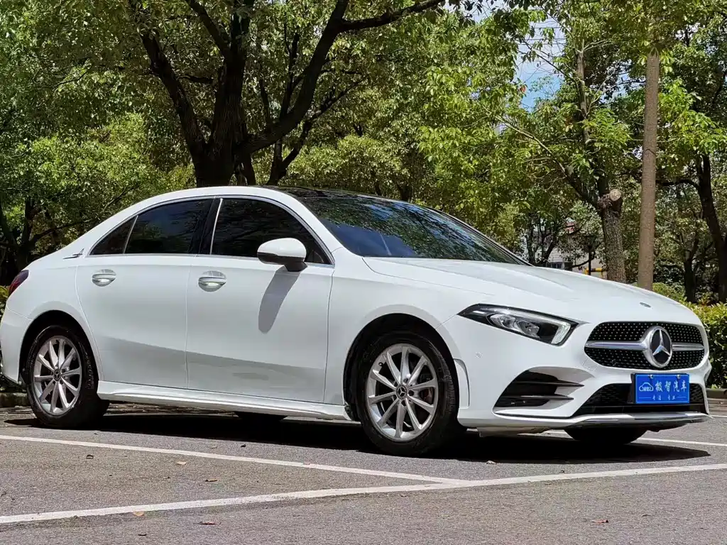 Mercedes-Benz A-Class 2022 — фото 3