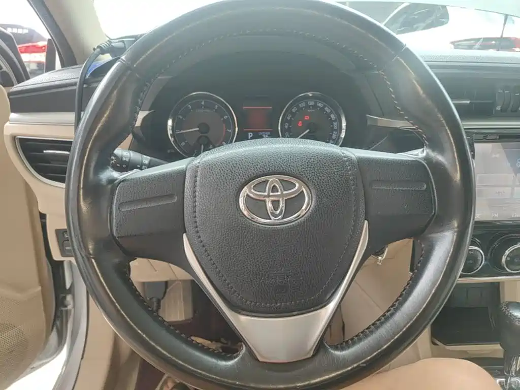 Toyota Corolla 2015 — фото 11