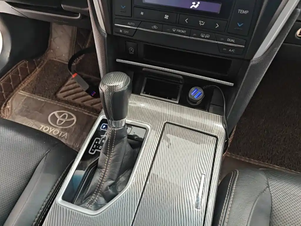 Toyota Camry 2017 — фото 14