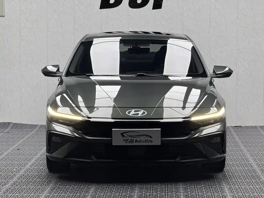 Hyundai Elantra 2023