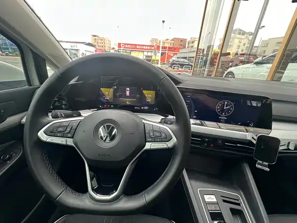 Volkswagen Golf 2021