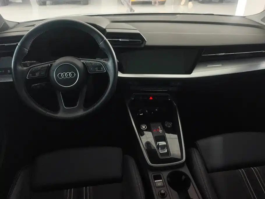 Audi A3 2021 — фото 12