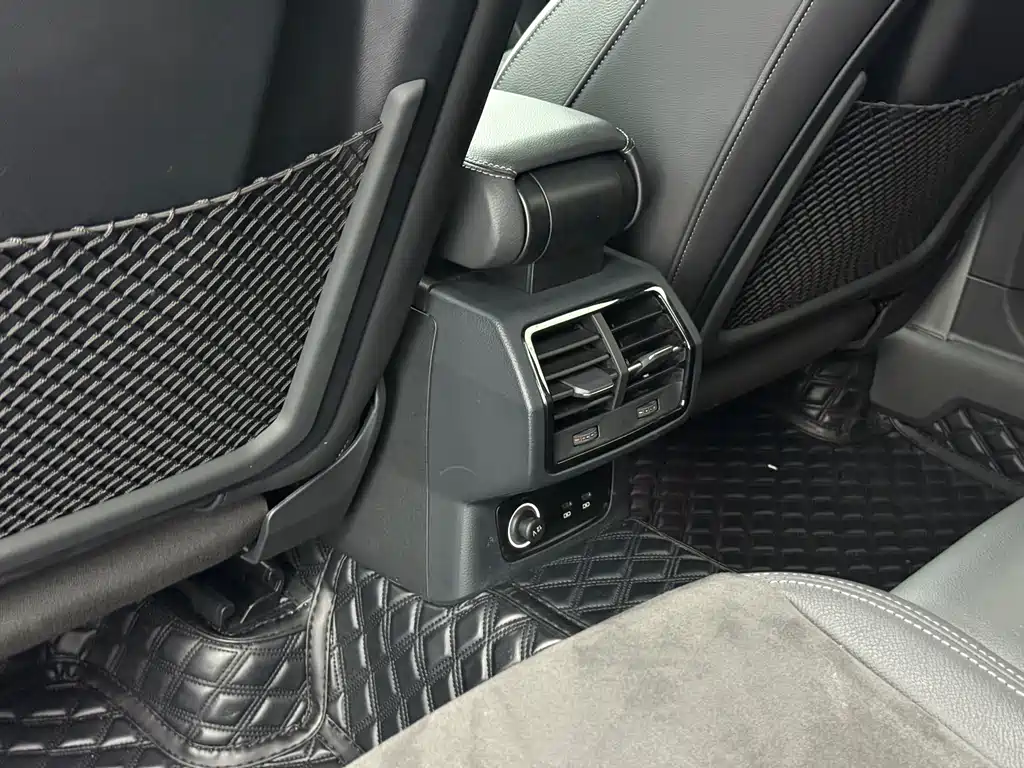 Audi Q3 2023 — фото 13