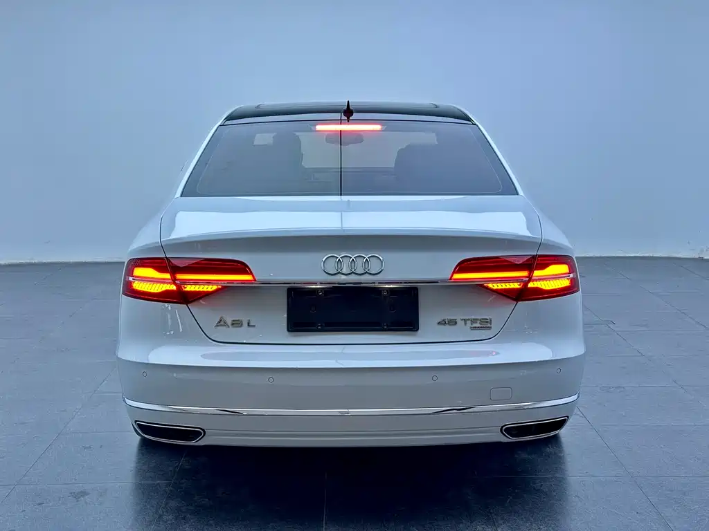 Audi A8 2015 — фото 17