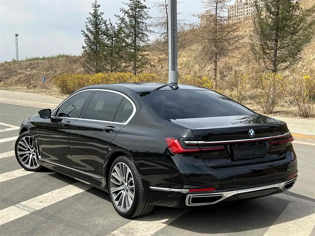 BMW 7 Series 2021 — фото 13