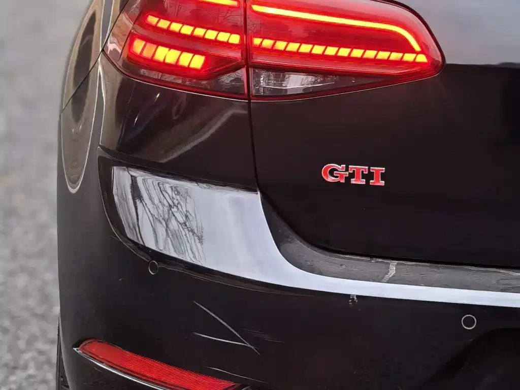 Volkswagen Golf GTI 2018 — фото 10