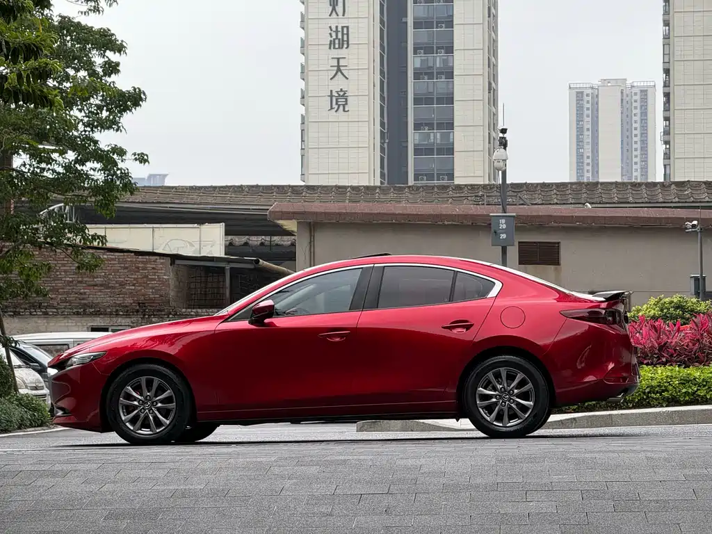 Mazda 3 Axela 2019 — фото 24