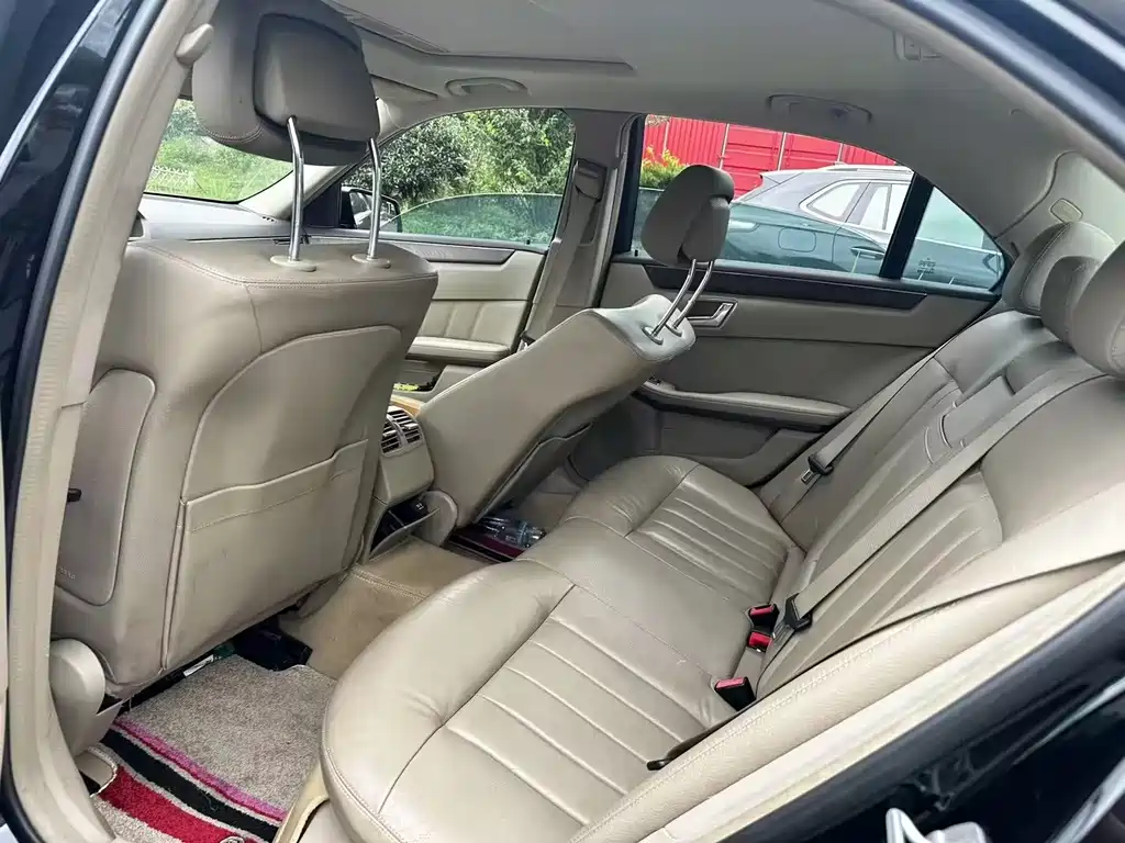 Mercedes-Benz E-Class 2011