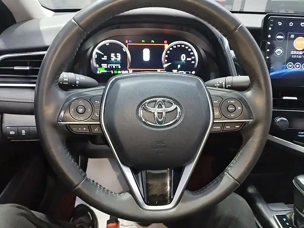 Toyota Camry 2022 — фото 11