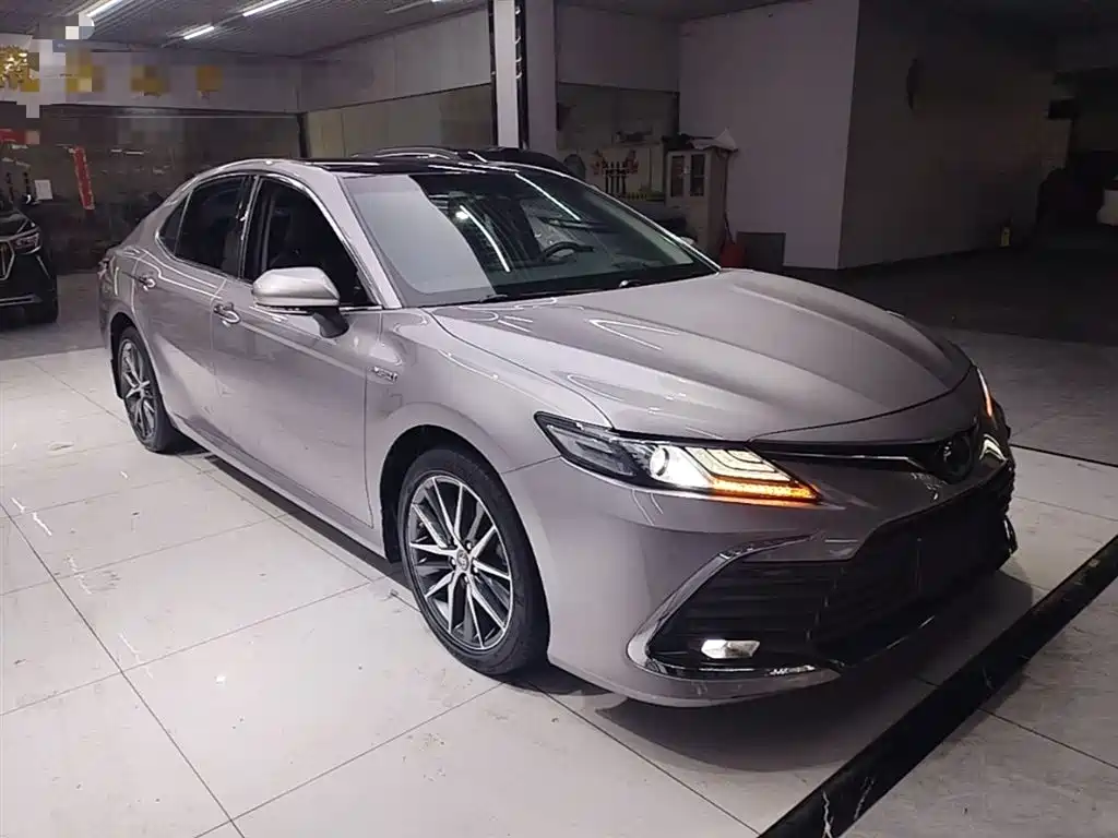Toyota Camry 2022 — фото 4