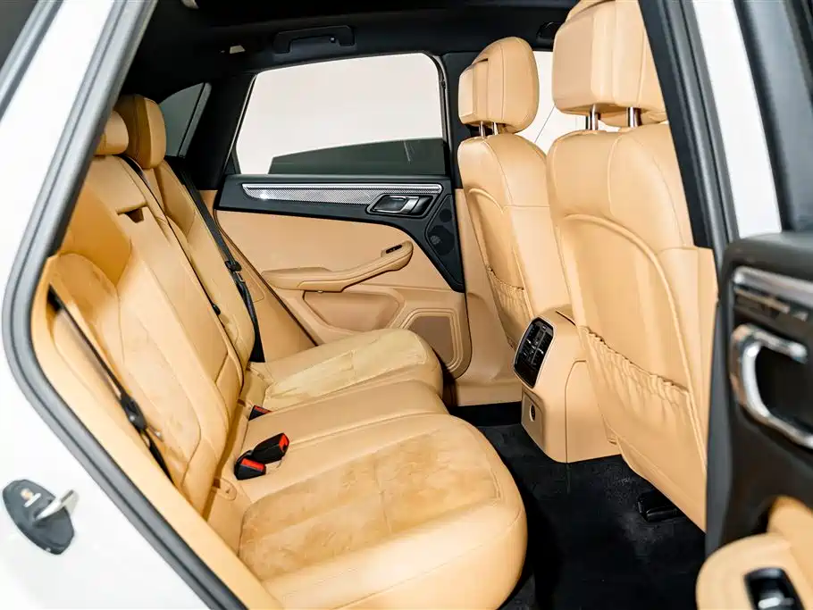 Porsche Macan 2017 — фото 19