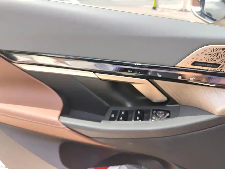 BMW 5 Series 2025