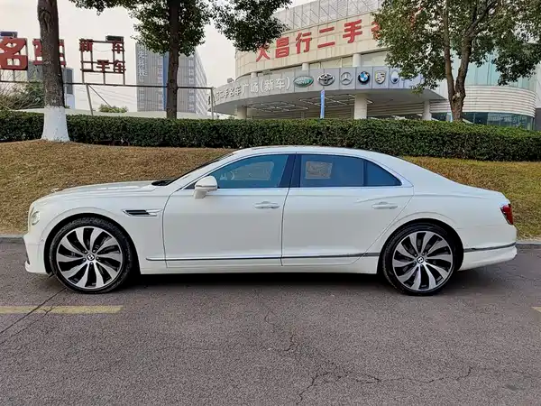 Bentley Flying Spur 2022