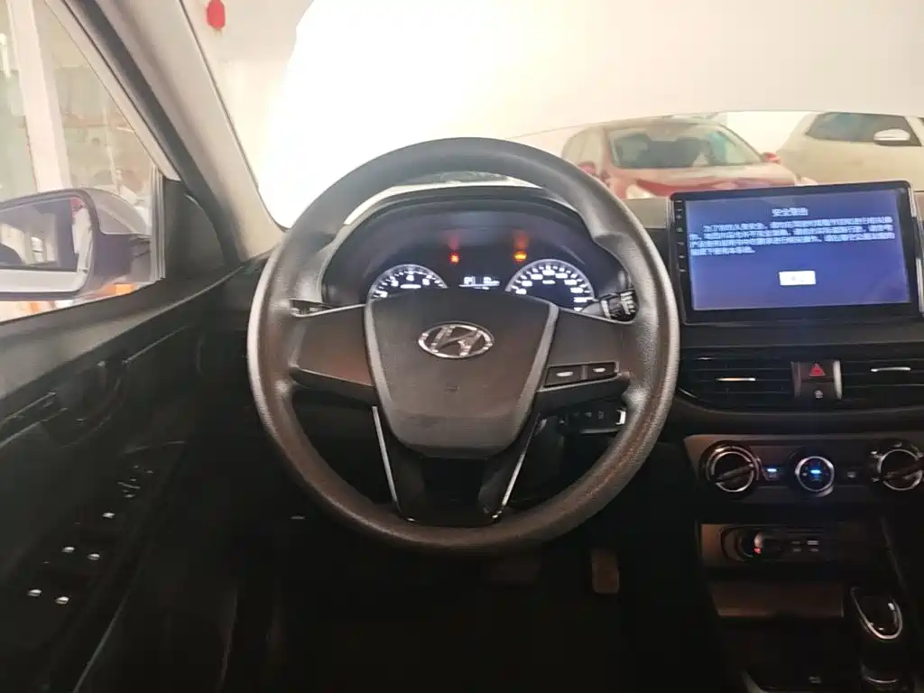 Hyundai Elantra 2019 — фото 11